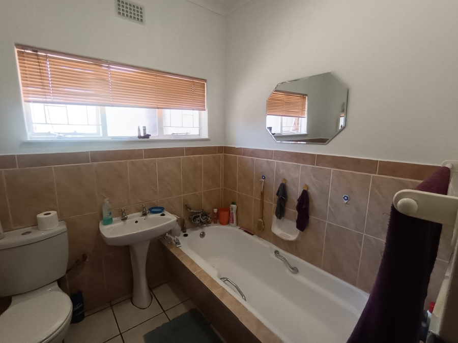3 Bedroom Property for Sale in Verwoerdpark Northern Cape